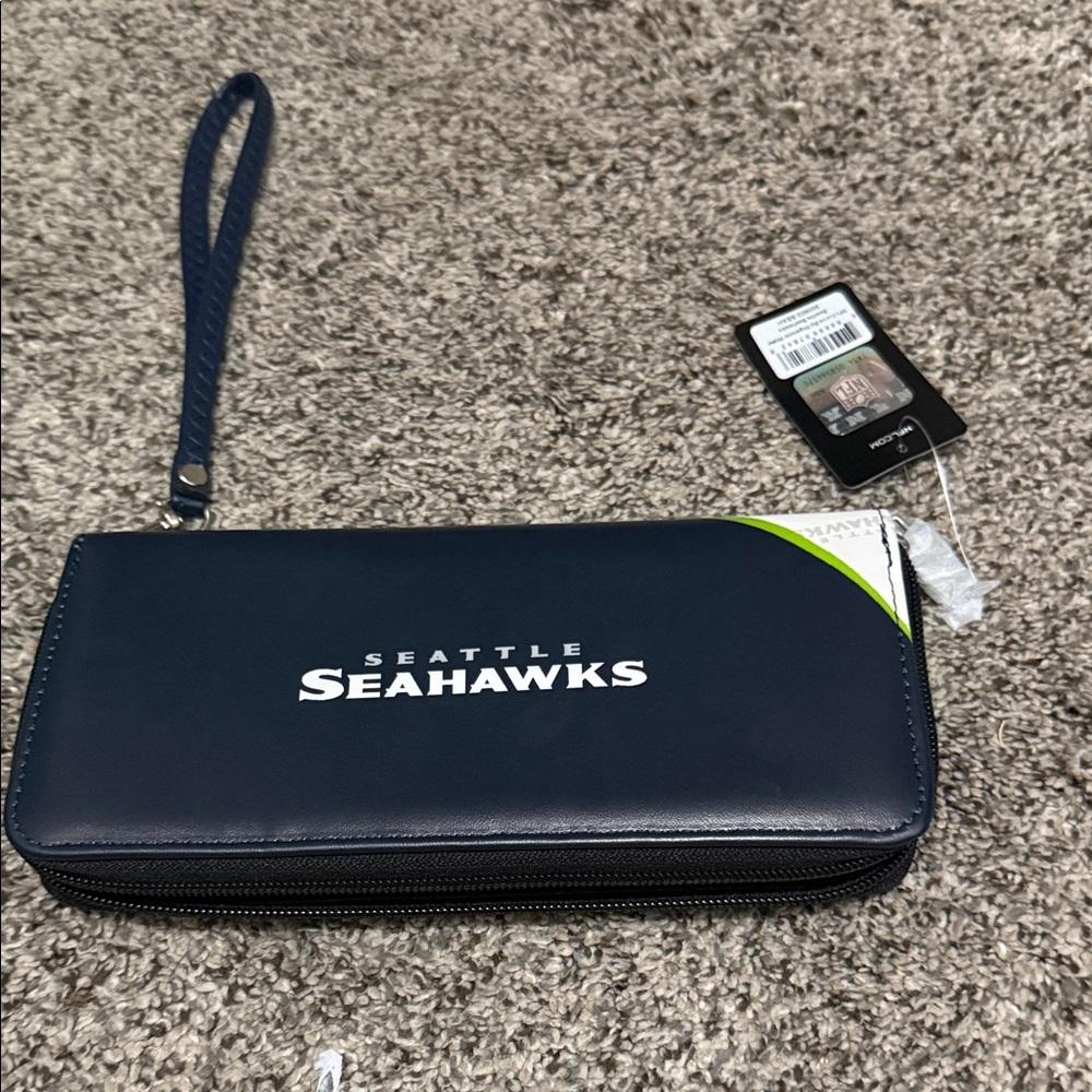 NFL Seattle Seahawks Wristlet Wallet - Navy, White & Lime - Picture 4 of 4